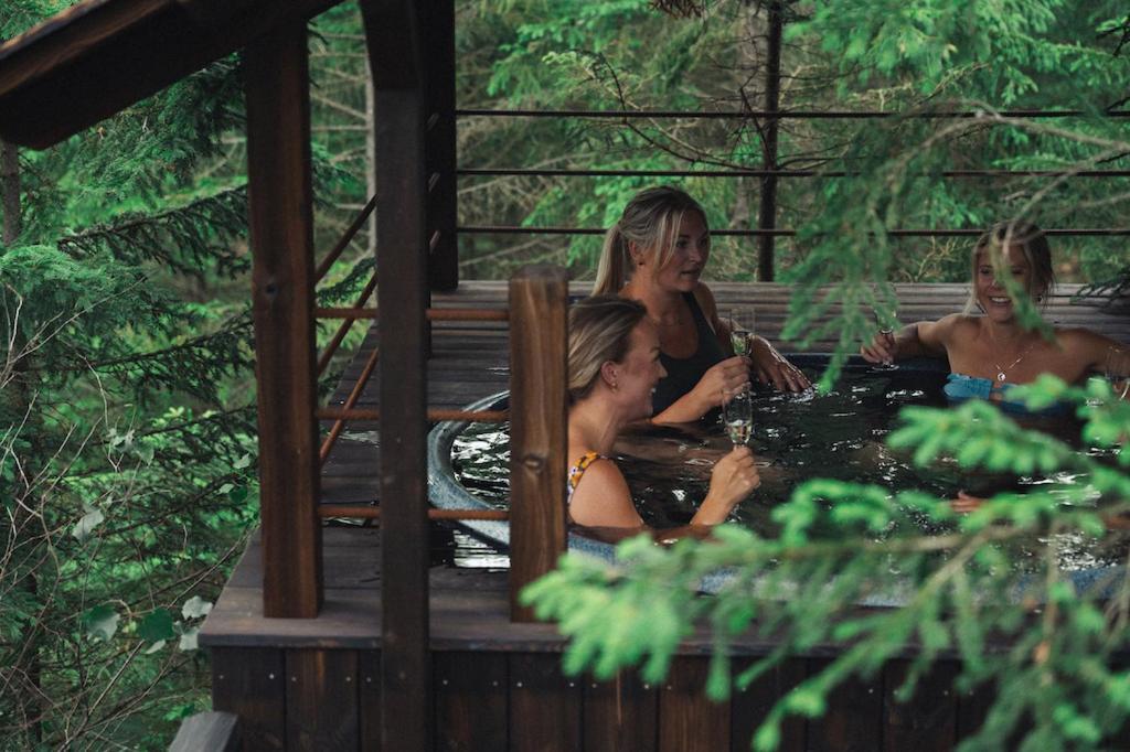 Hyssna Forest Resort Eksteriør billede